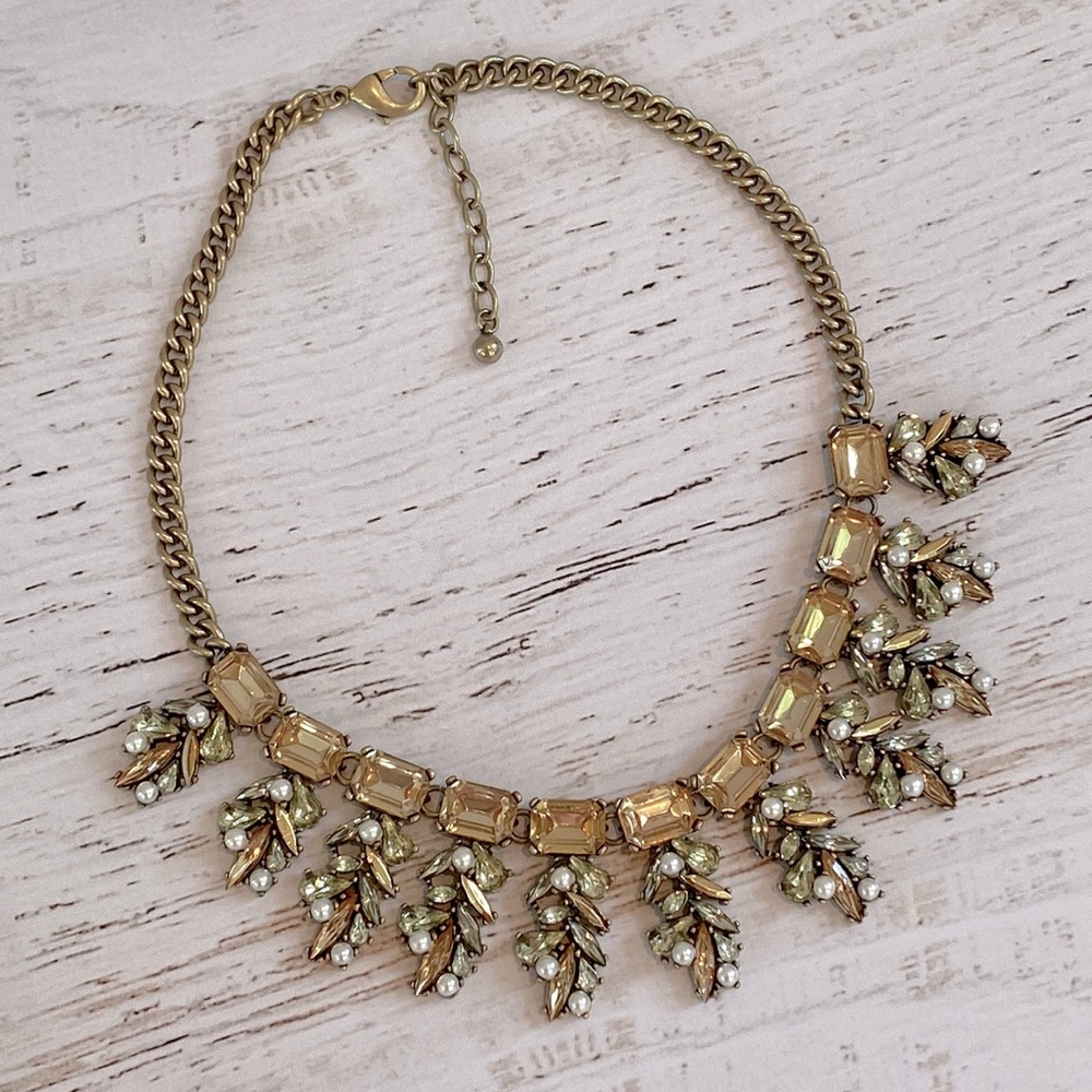 Brass Tone Jewel and Pearl Necklace 18” plus 2 1/2” Extension